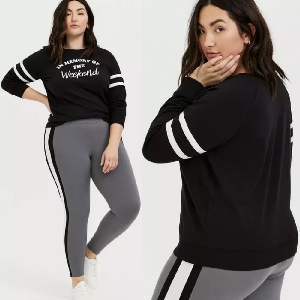 Torrid Weekend Black White Fleece Football Sweatshirt Womens Size 2X Loungewear